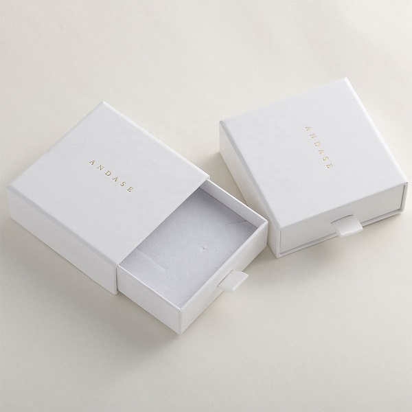 White ring earring box